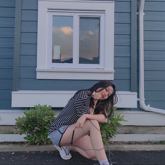 Round neck striped shirt - Picture 2 of 2